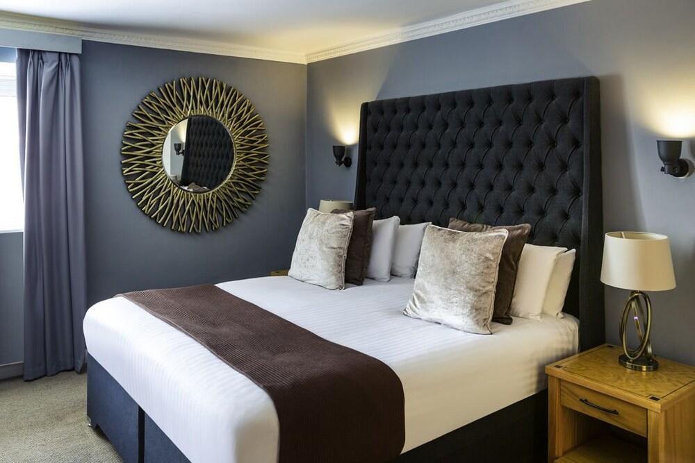 Barons Court Hotel 월솔 외부 사진