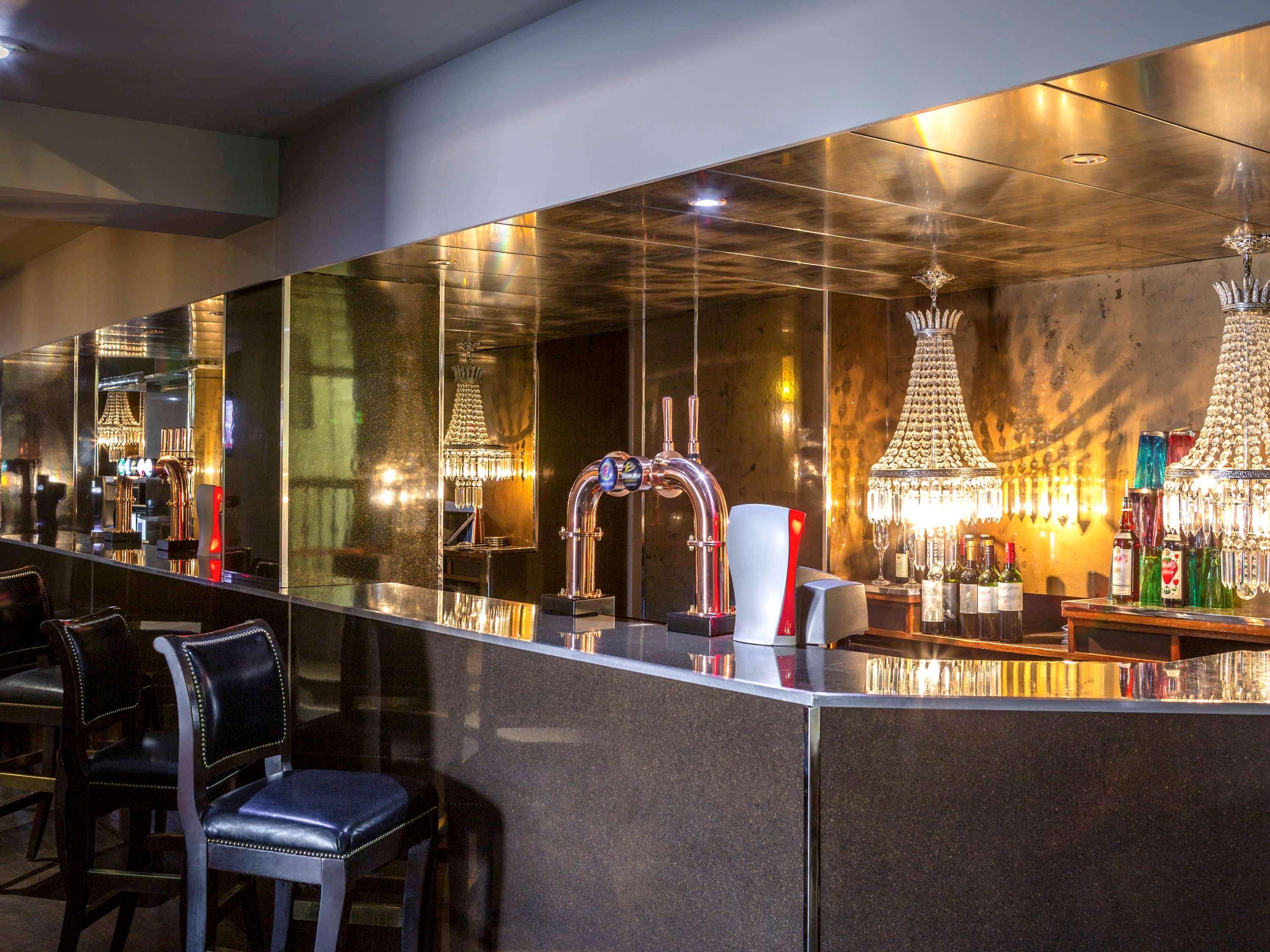 Barons Court Hotel 월솔 외부 사진