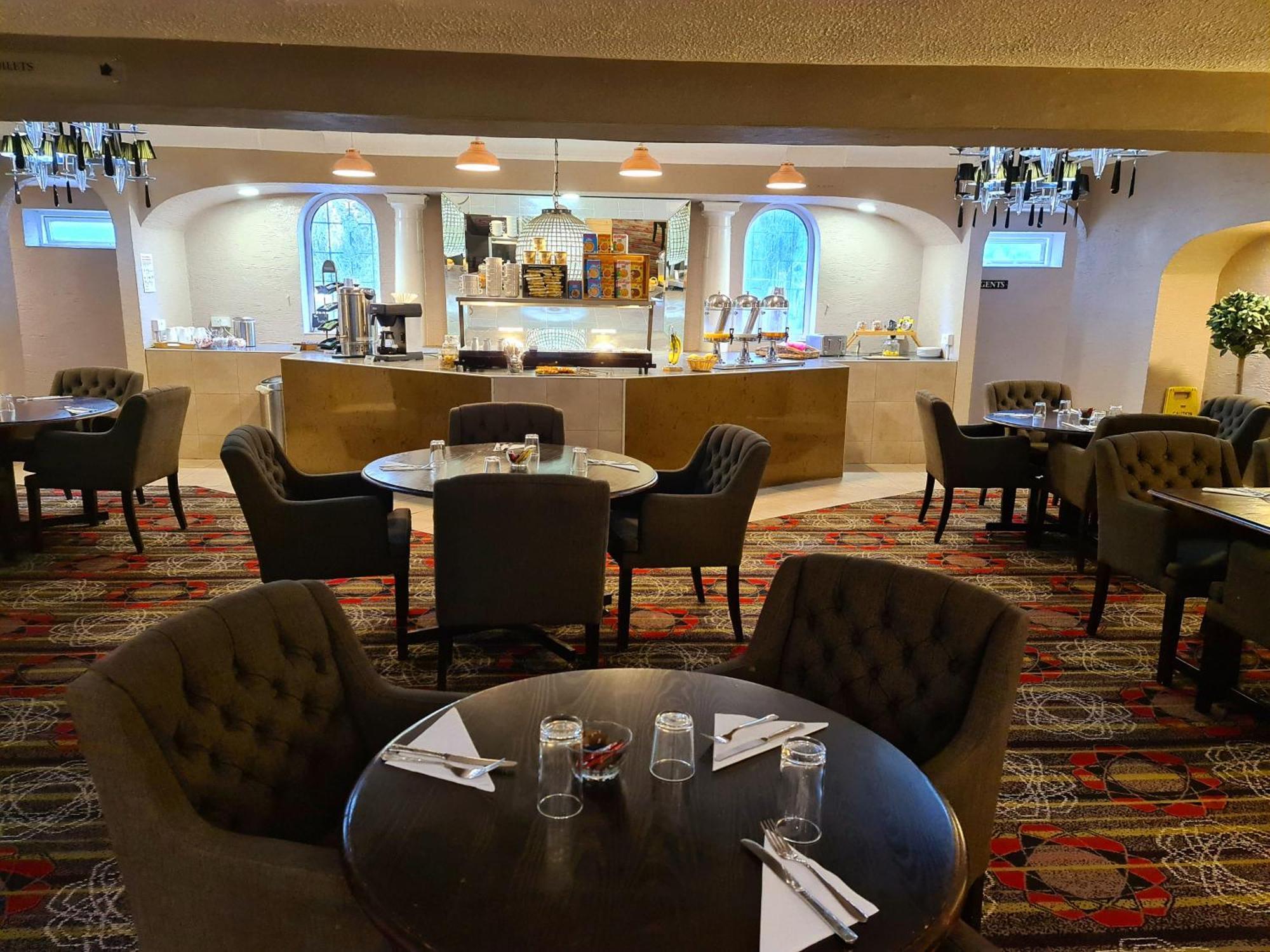 Barons Court Hotel 월솔 외부 사진