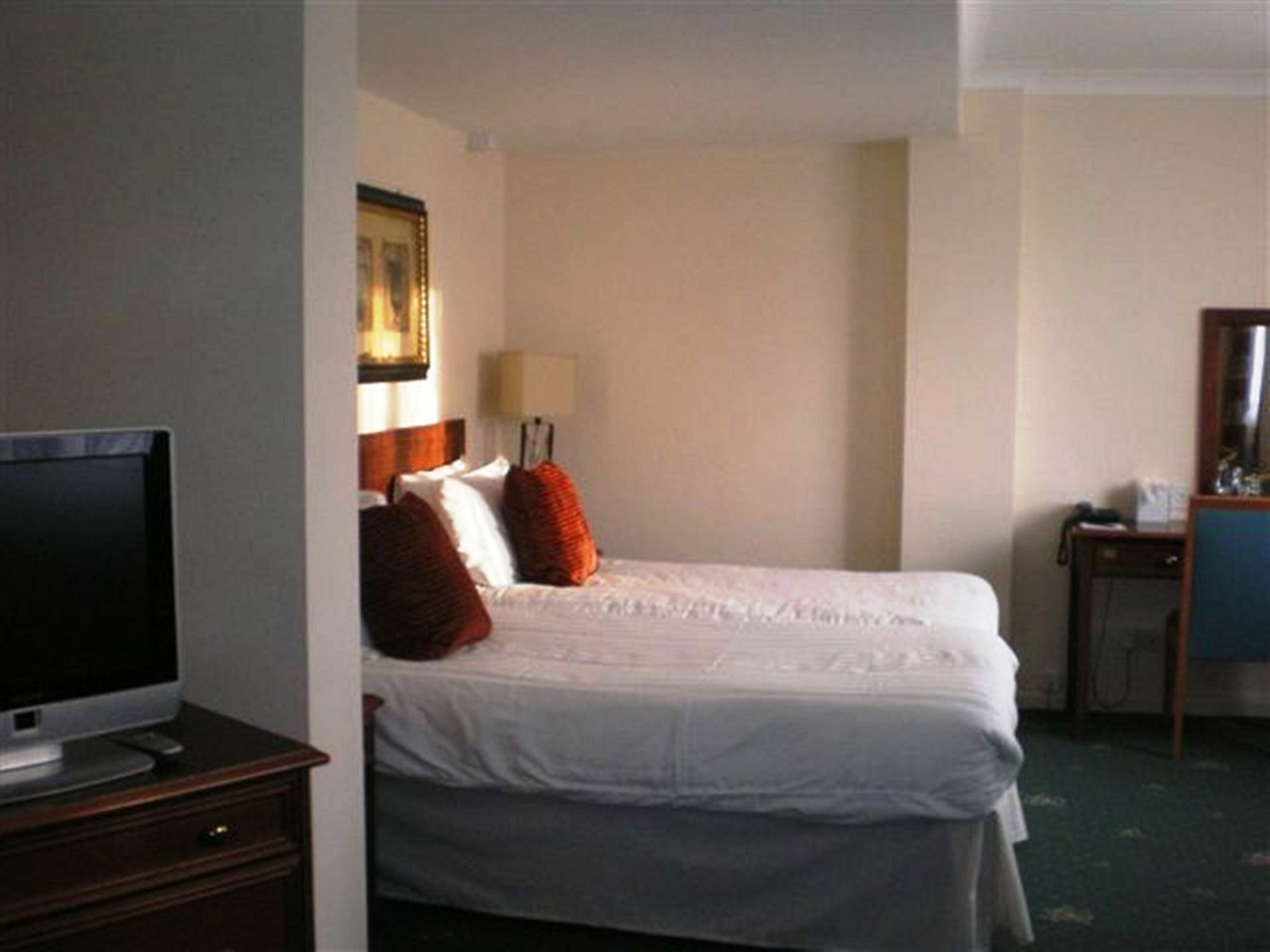 Barons Court Hotel 월솔 외부 사진