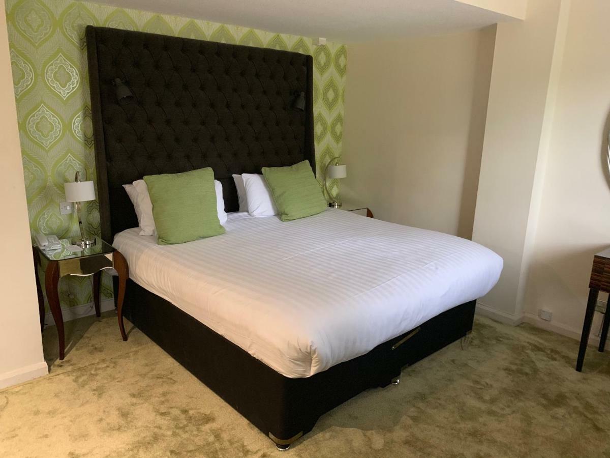 Barons Court Hotel 월솔 외부 사진